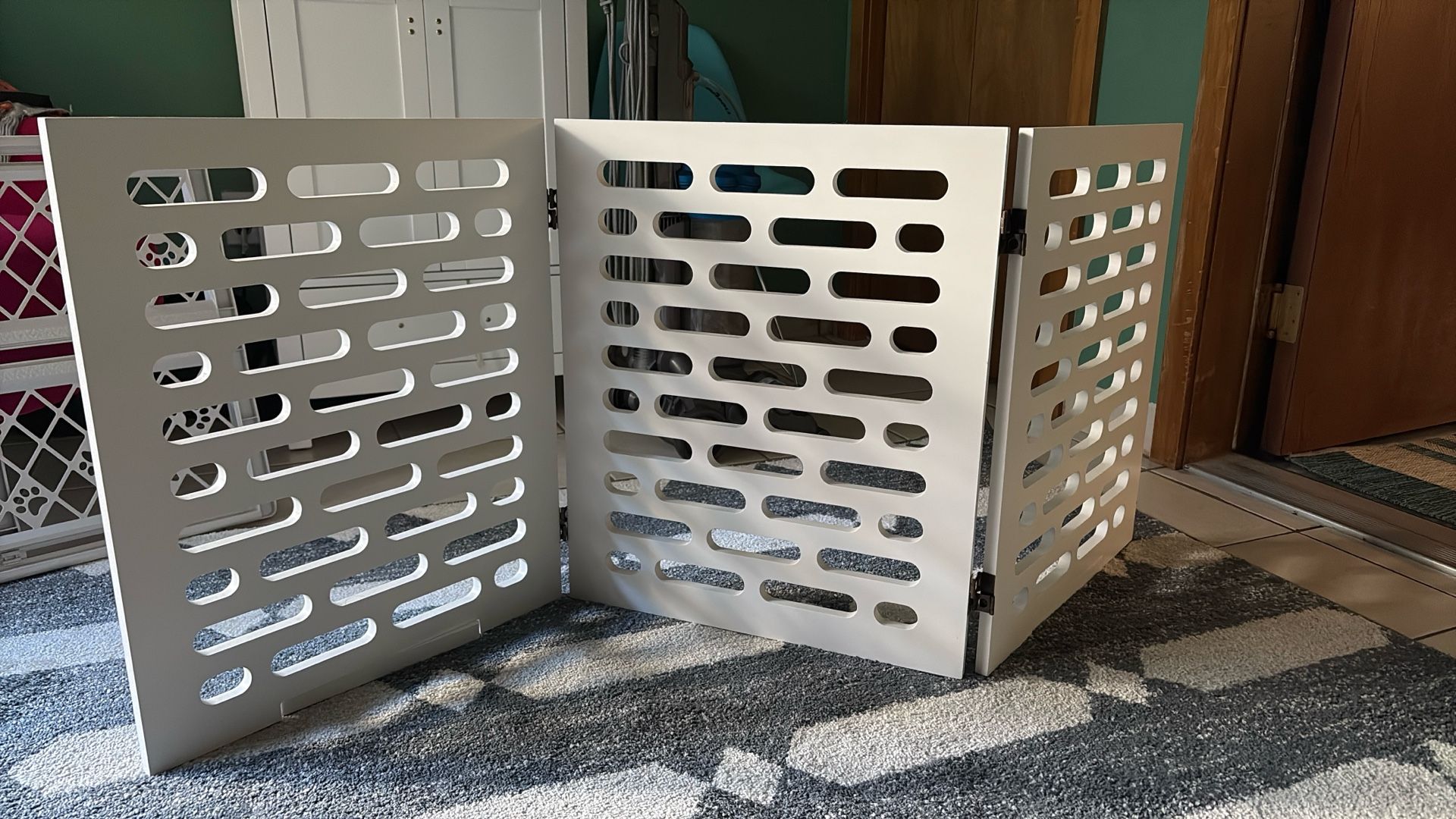 Unipaws Free Standing Dog Gate, White, 24-in, 3-panel