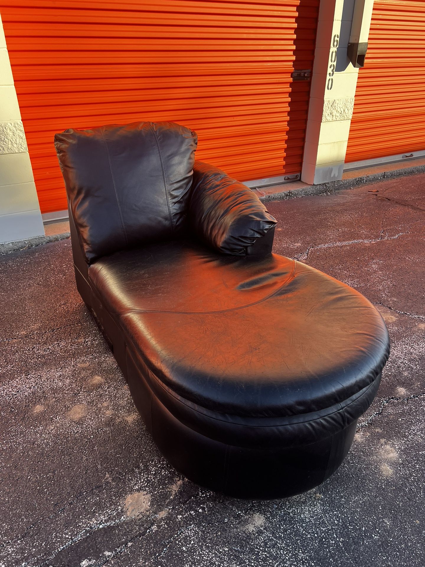 Beautiful Black Leather Couch Chassis! ***Free Delivery***