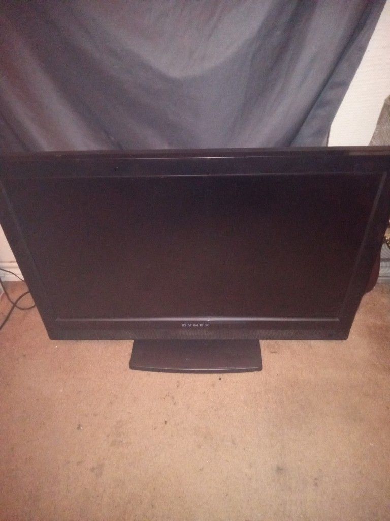 40 Inch Dynex TV 