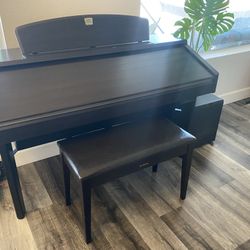 Beautiful Yamaha Clavinova Piano 