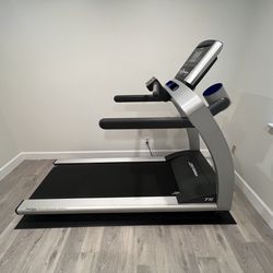 Life Fitness T5 treadmill