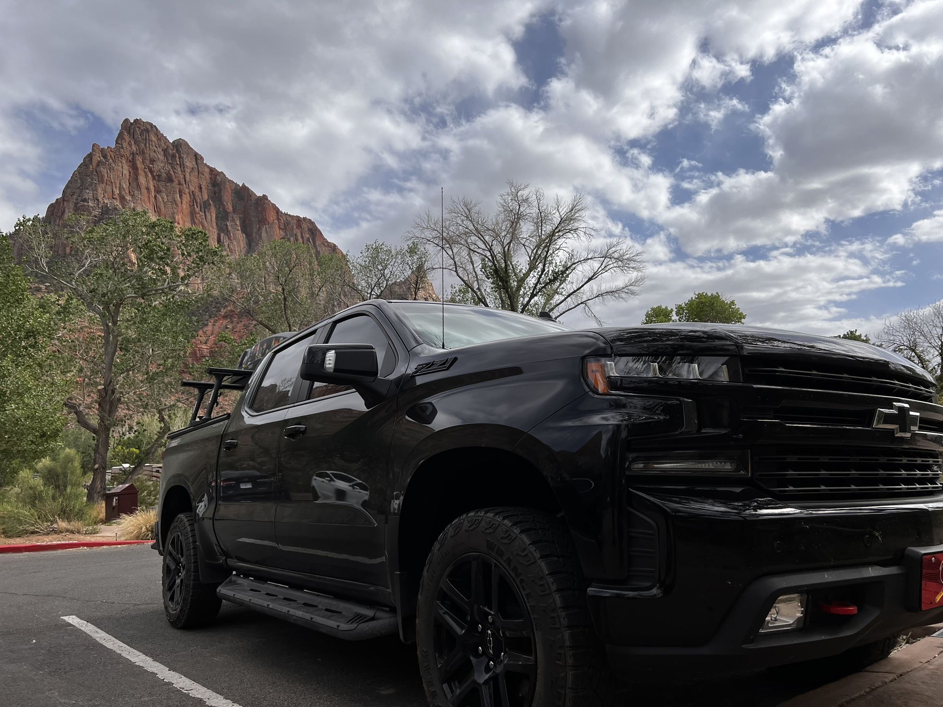 2022 Chevrolet Silverado 1500 LT Trail Boss Stock tires and wheels 20