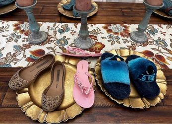Authentic Designer Mini Melissa & UGG Girls Slip On Shoes And Sandals Size 3