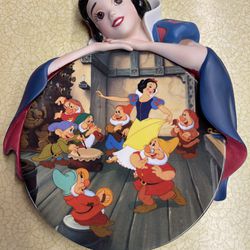 Disney Snow White & 7 Dwarfs Collector Plate