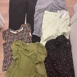 Woman’s Small (4/6) Clothes 