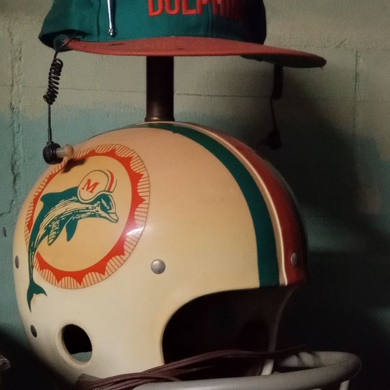 dolphins football helmet lamp Vintage Original Riddell 1973 Green Bay Packers Kra-Lite Helm WESTBROOKSPORTSCARDS Glowing with pride for your favorite football team Ikavis 3D LED Night Light