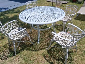 Mesa de patio de aluminio