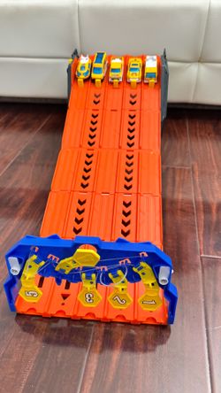 Kids 5-Lane Racing Track Set with 5 Cars 🏎️🏁