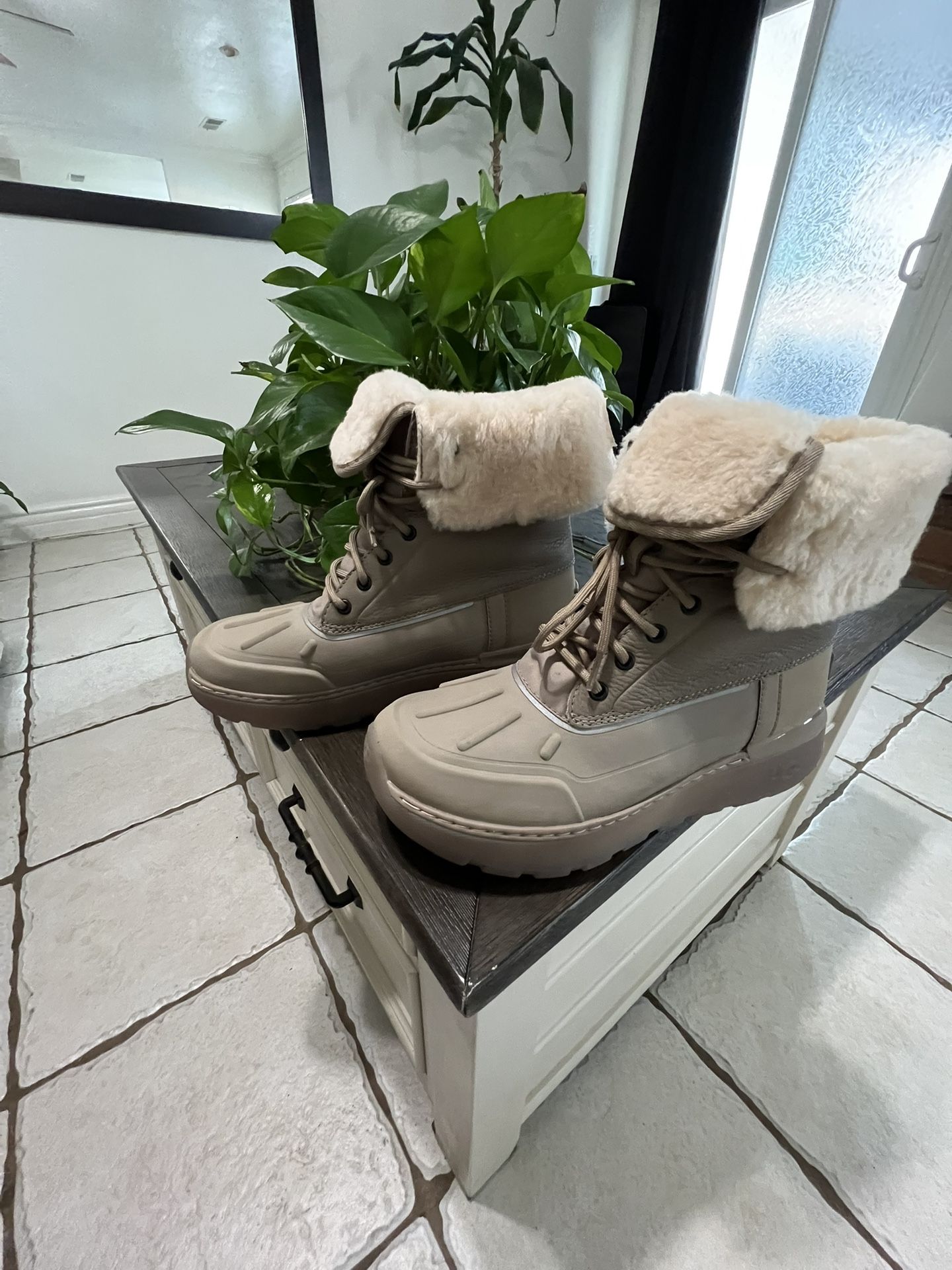 UGG Men's City Butte Boot Men’s Size 9