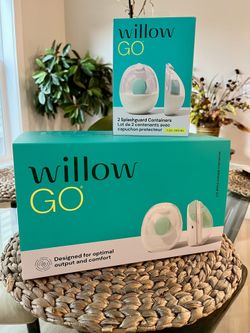 Willow Go Wearable Breast Pump + 5 oz and 7 oz Containers + Bag 