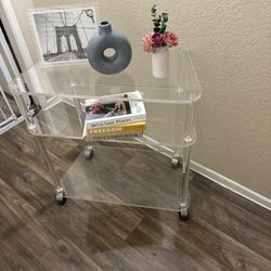 Acrylic Table 