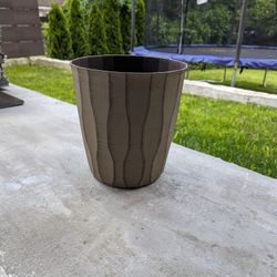 Plastic Flower Pot/Planter 