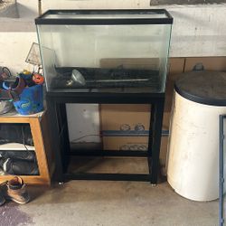 20-25 Gallon Fish tank 