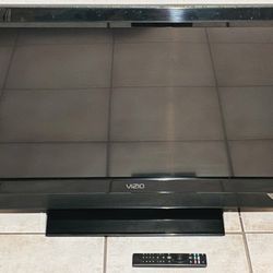 TV - VIZIO 32” 720p LCD HDTV / 🎖️  Vet Discount Available!