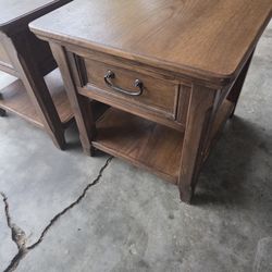 Nightstands / End tables With Drawers 