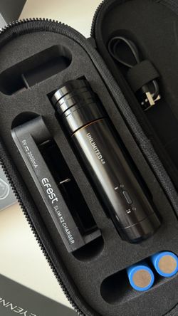Cheyenne Sol Nova UNLIMITED 4.0 Wireless Tattoo Machine w/ Efest Charger + Cheyenne disposable Grips