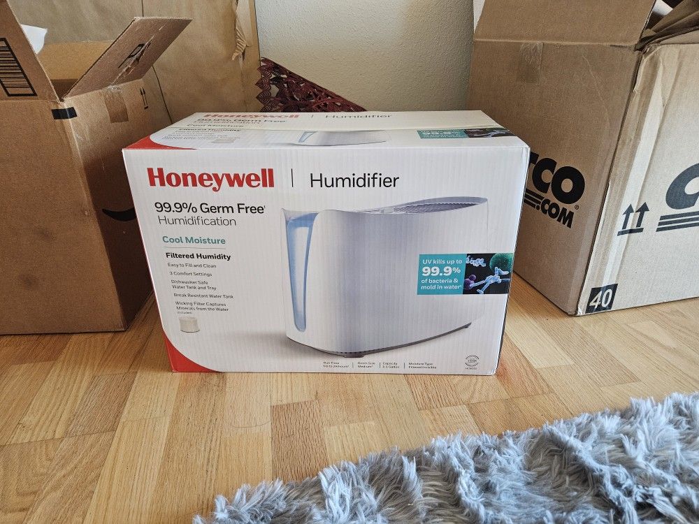 Honeywell Cool Moisture Humidifier (Unopened)