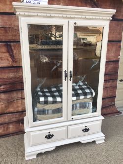 Blanket cabinet discount with glass doors