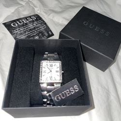 WOMANS GUESS CHATEAU WATCH