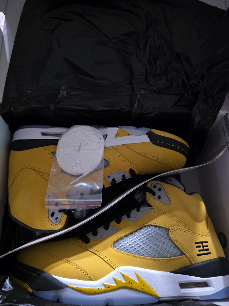 Jordan 5 Retro Varsity