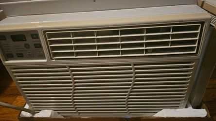 GE AEL06LV Window Mount Air Conditioner 6,000 BTU Energy Saver 115V