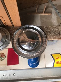 Ford hubcap