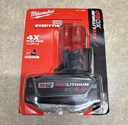 Milwaukee new 12M battery 6ah
