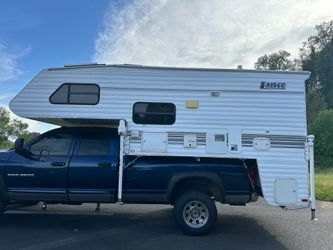 2004 Lance 1030