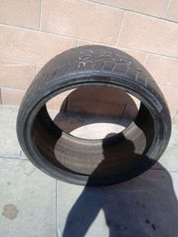 Tire 305/25/20