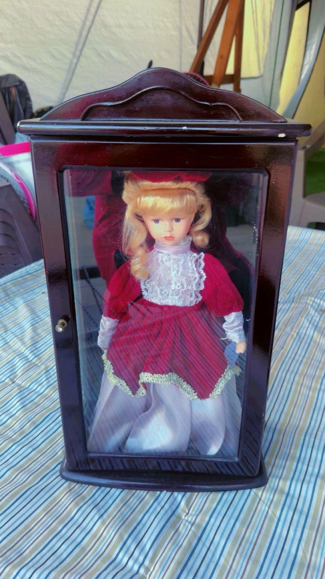 Baby Dolls On Sale With Frames That Is 3 Dolls 3 For 100$ And One 35$