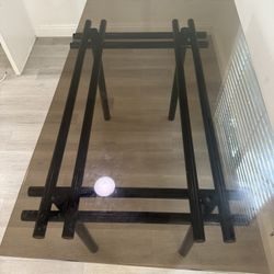 Modern Glass Table – Great Condi