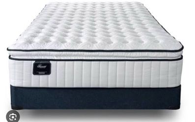Queen plush Hybid Mattress