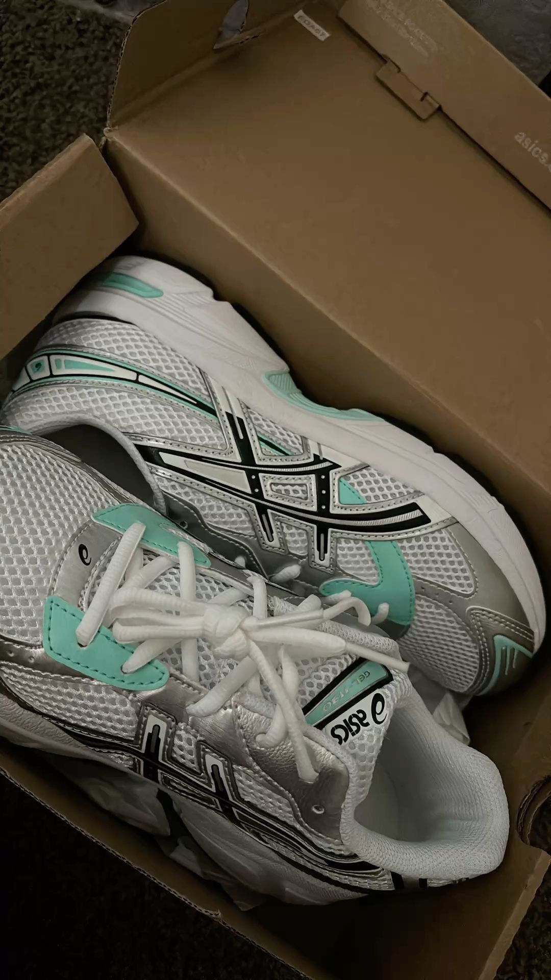 Woman’s Shoes