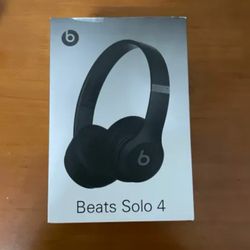 Beats Solo 4s