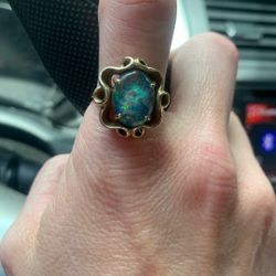 14 Or 18 K Opal Ring  