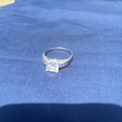 💍14K White Gold Wedding Ring Size 10