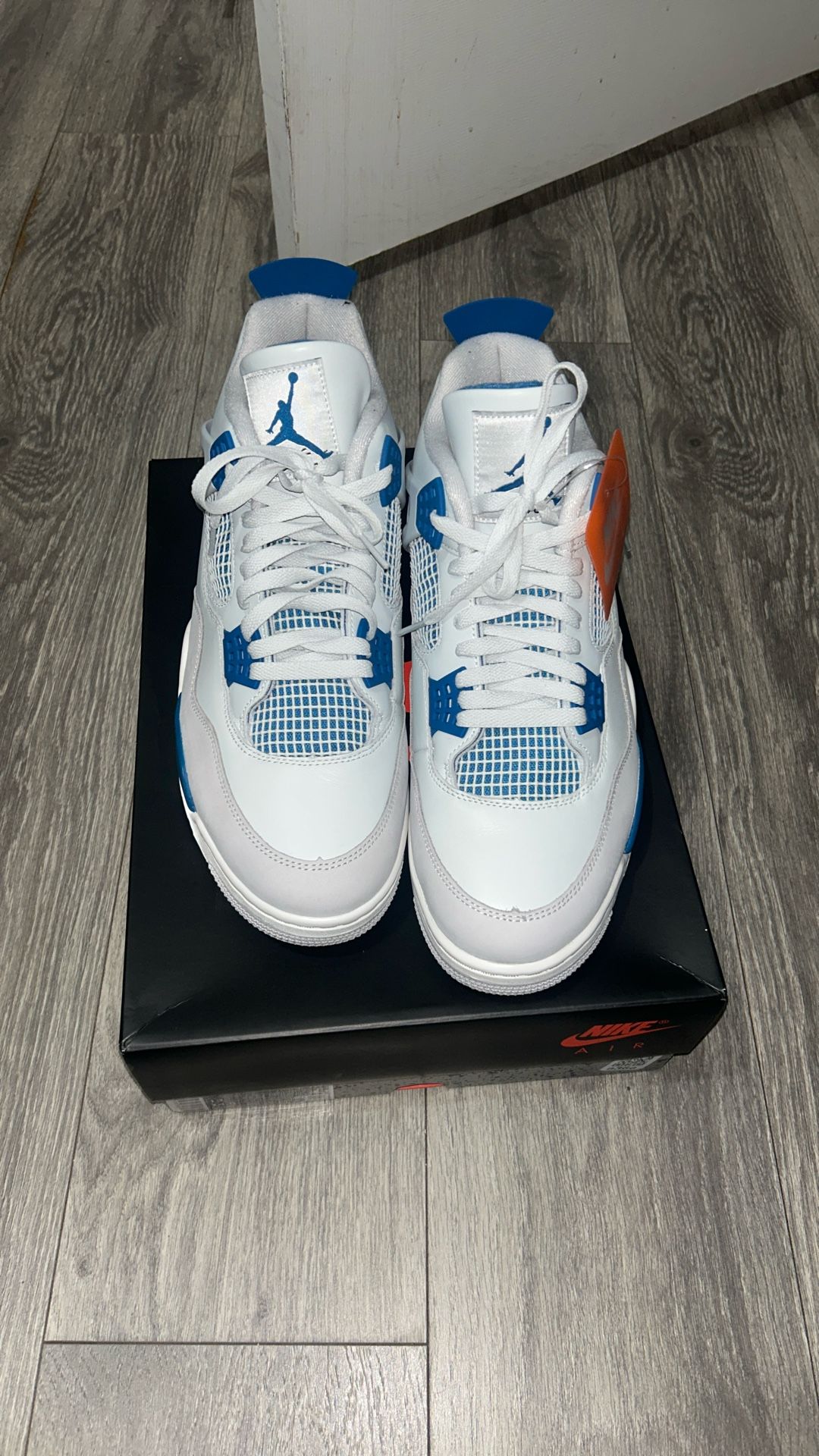 Military Jordan 4