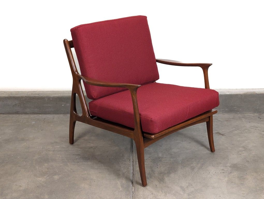 Italian Mid-Century Modern Lounge Chair, c.1960s — Sculptural Beechwood Frame