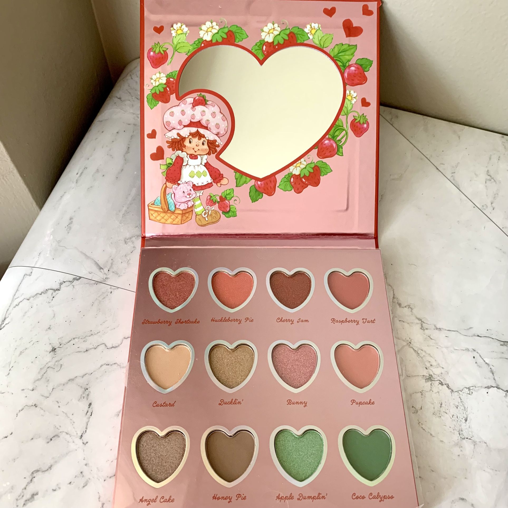 Taste Beauty Strawberry Shortcake Eyeshadow Palette