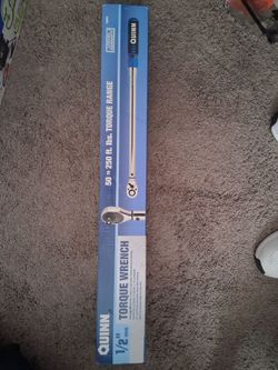 Quinn 1/2" Drive Torque Wrench 50 to 250 ft-lbs Torque