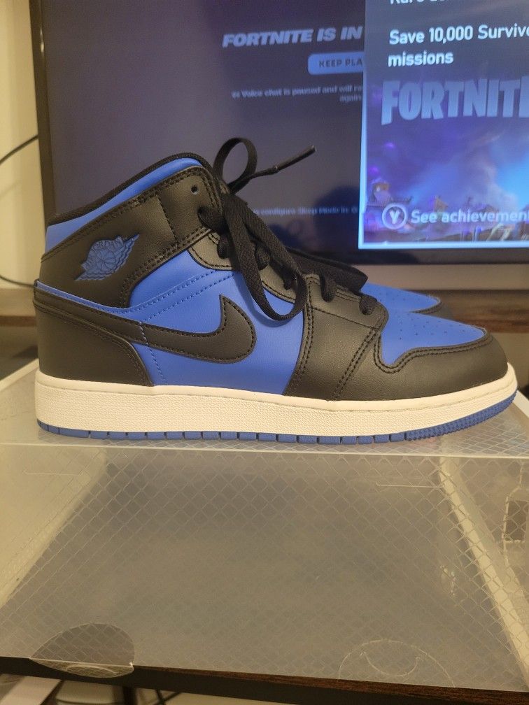 Jordan 1 Mid Royals Youth Size 6.5/women's 8