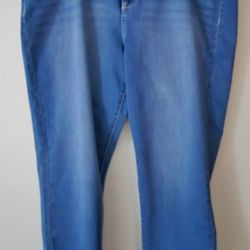 18 Womans  juniors Wallflower plus Irresistible fit jeans #11