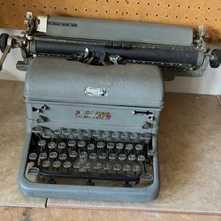 Vintage Type Writer