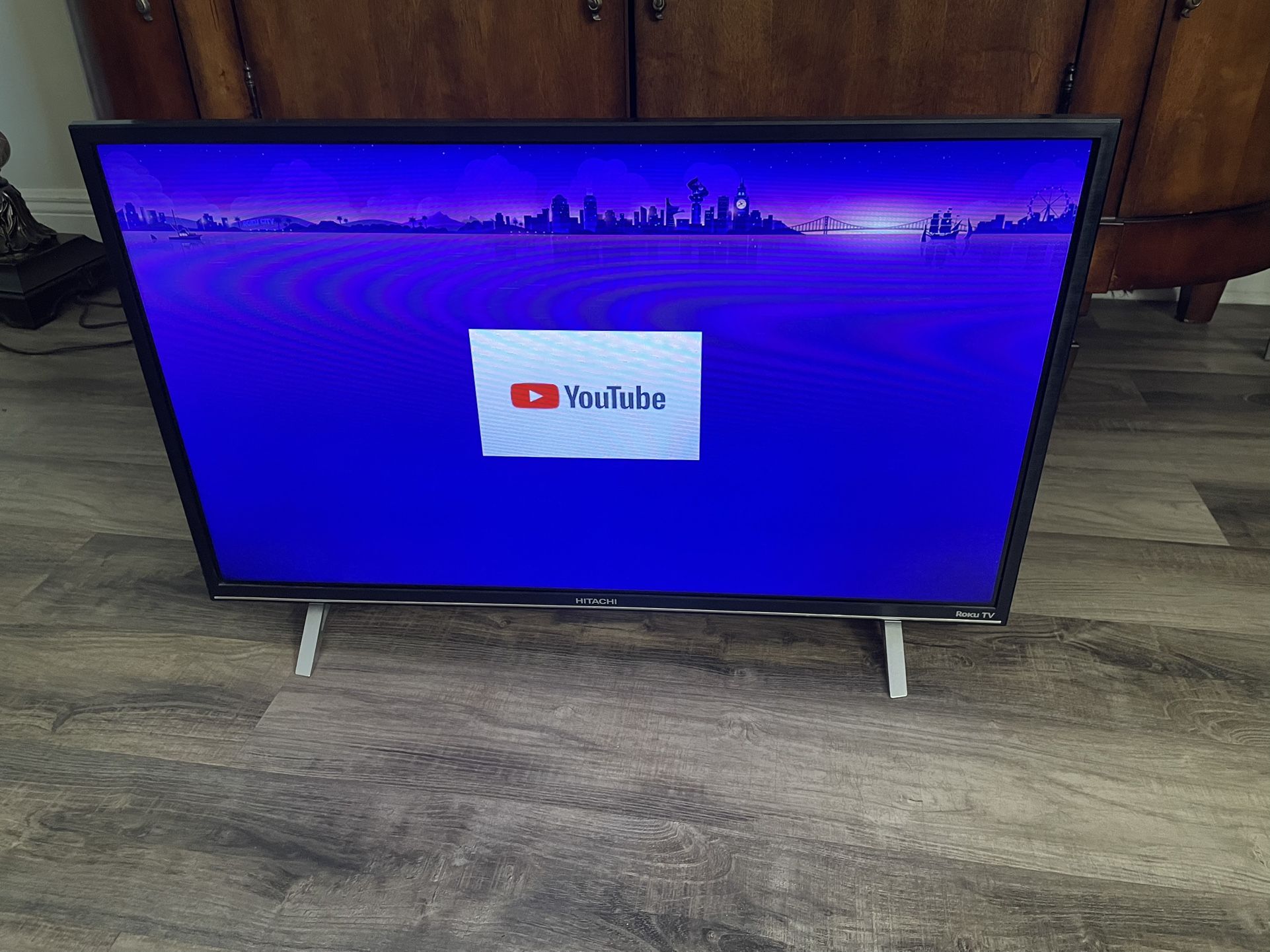 Hitachi 32” Smart Roku TV With Remote Control $60 Firm On Price
