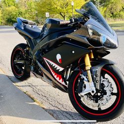 Yamaha R1 