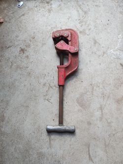 Cleveland heavy duty pipe cutter tool