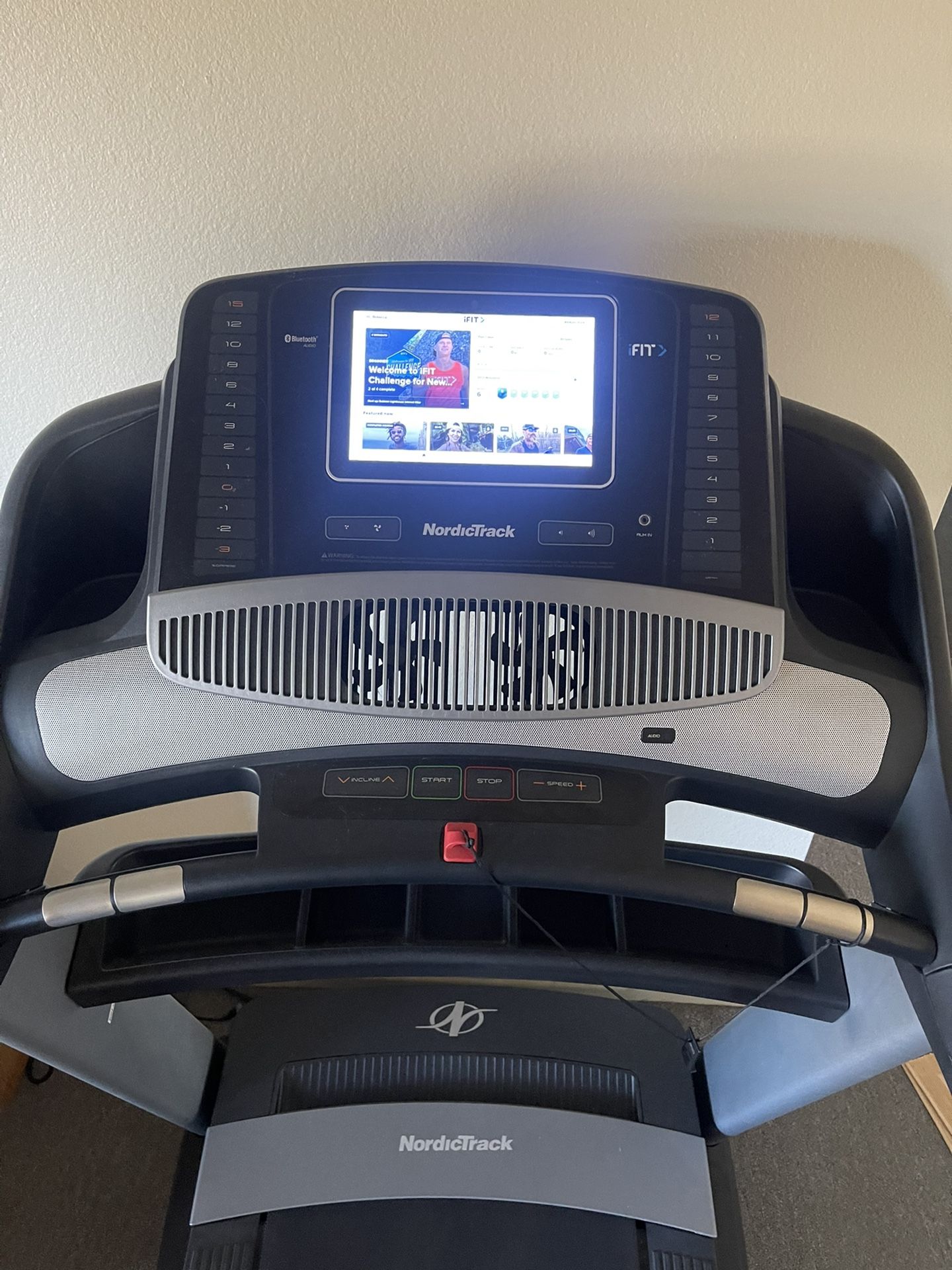 Norditrack Treadmill 2019 Commercial Series 1750