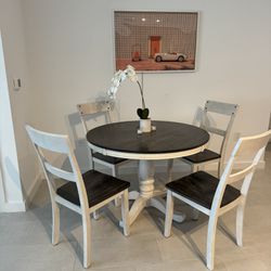 Dining room Table With Chairs