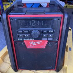 Milwaukee M18 Jobsite Radio Charger (Cordless)