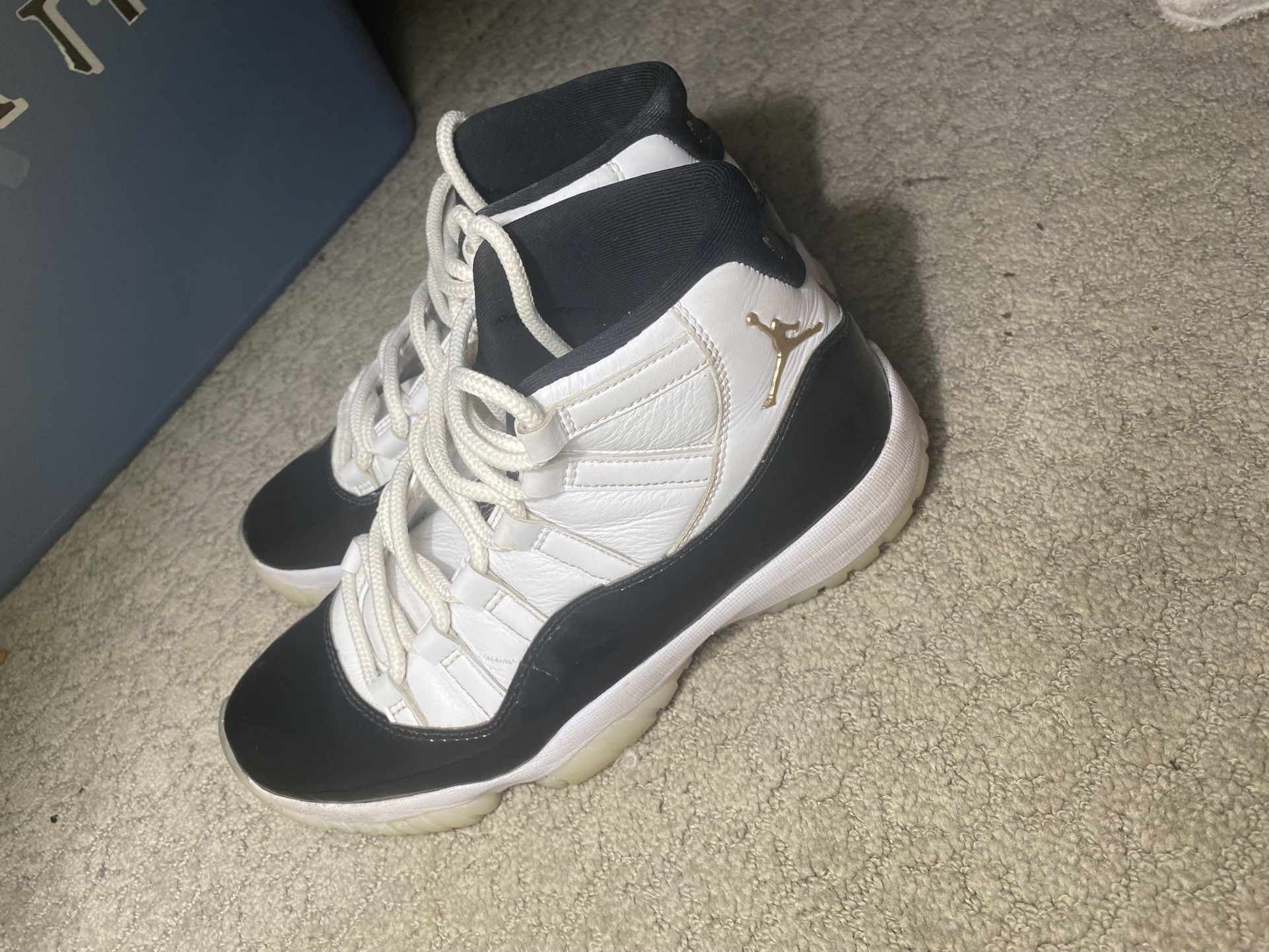 air jordan 11s size 8.5